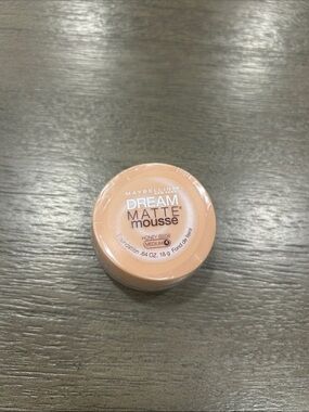 Maybelline Dream Matte Mousse Foundation - Honey Beige 🌸 FIRM PRICE 🌸